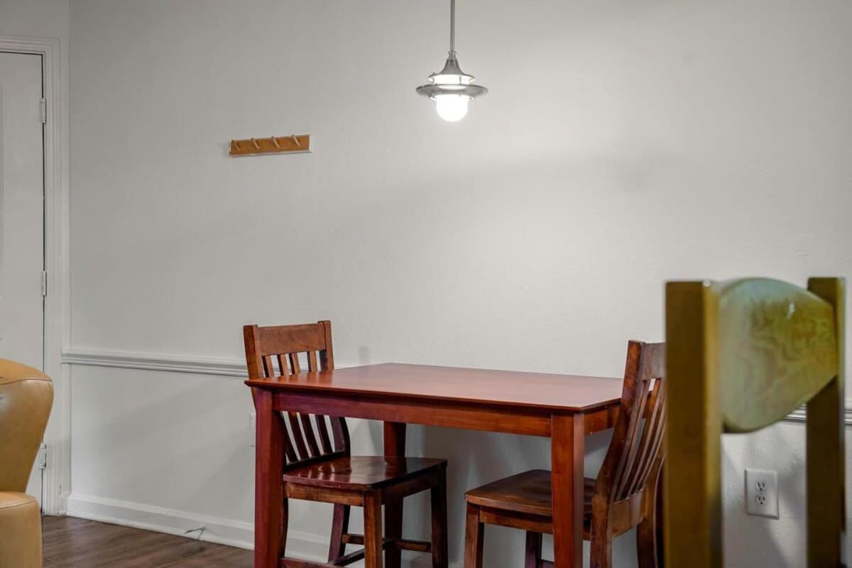 Budget Friendly Sleeps 8 Discounts Available Тампа Екстериор снимка