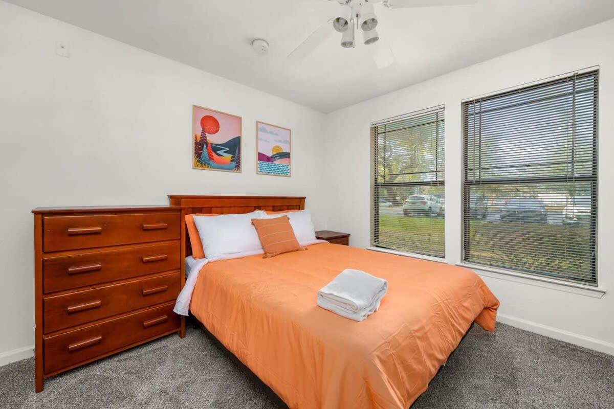Budget Friendly Sleeps 8 Discounts Available Тампа Екстериор снимка