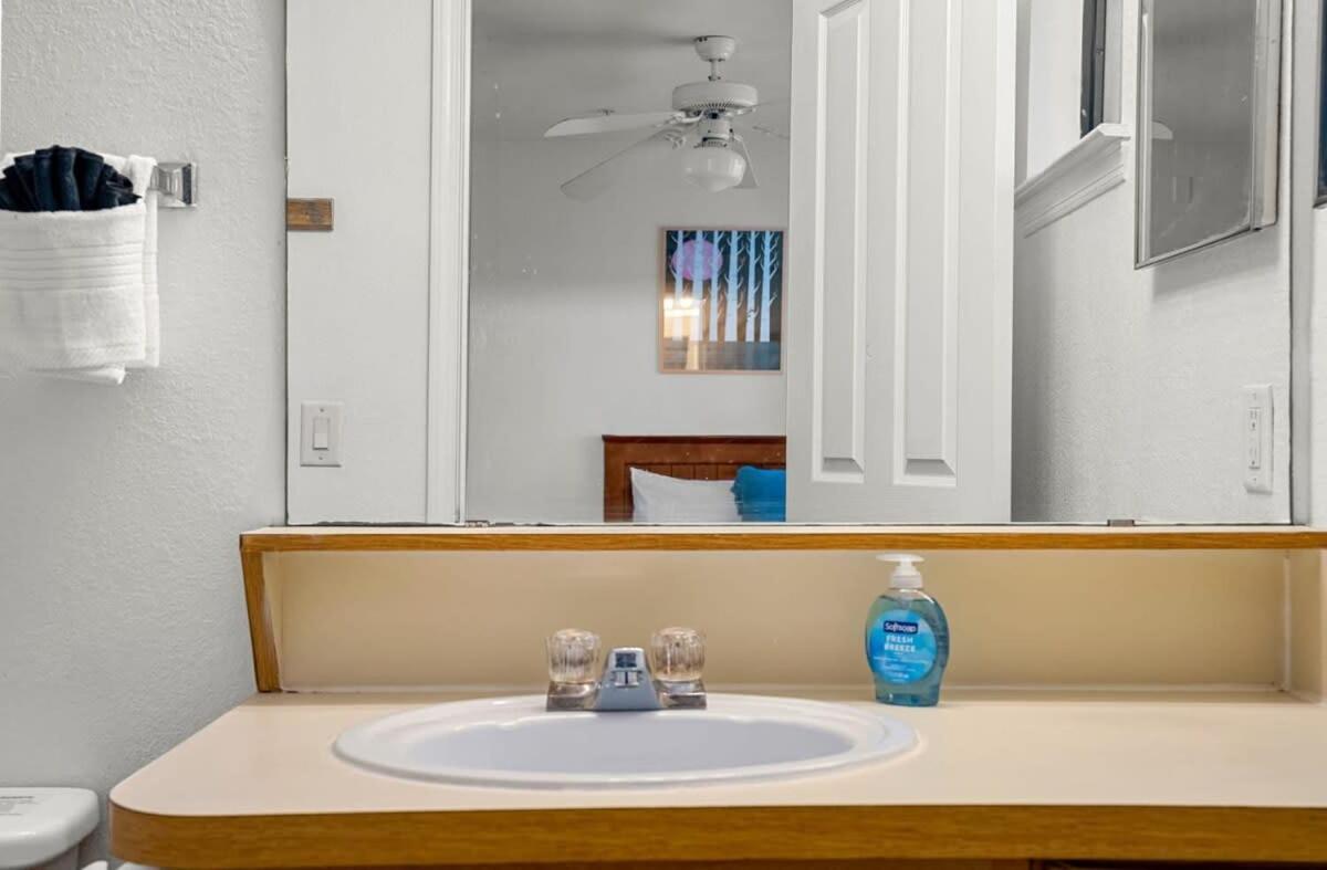 Budget Friendly Sleeps 8 Discounts Available Тампа Екстериор снимка
